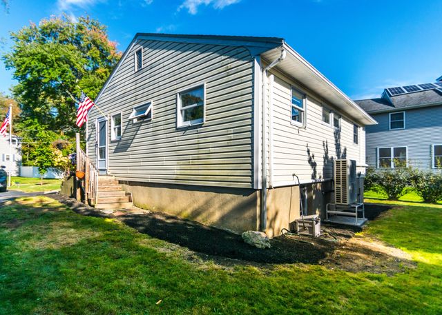 50 Hatherly Road, Waltham, MA 02451