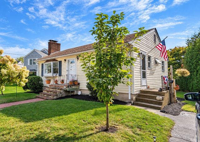 50 Hatherly Road, Waltham, MA 02451