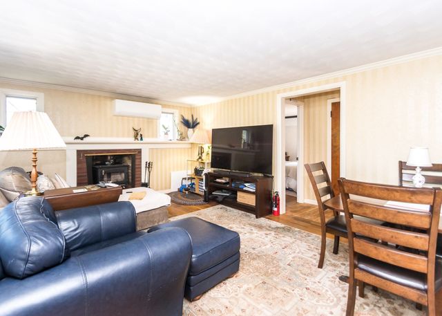 50 Hatherly Road, Waltham, MA 02451