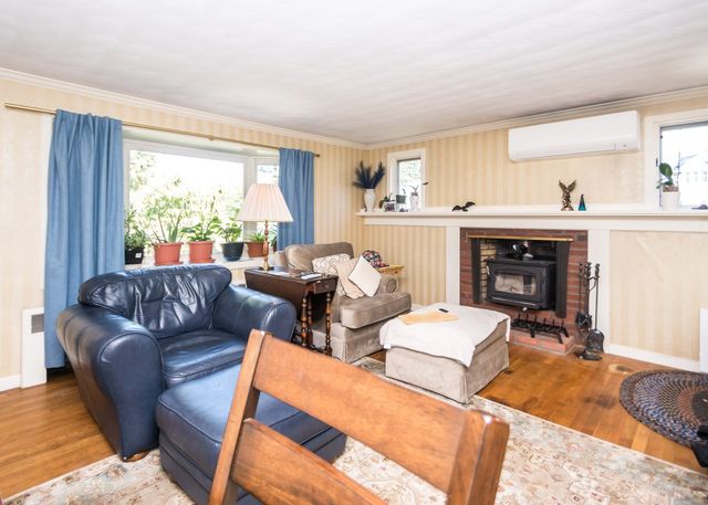 50 Hatherly Road, Waltham, MA 02451