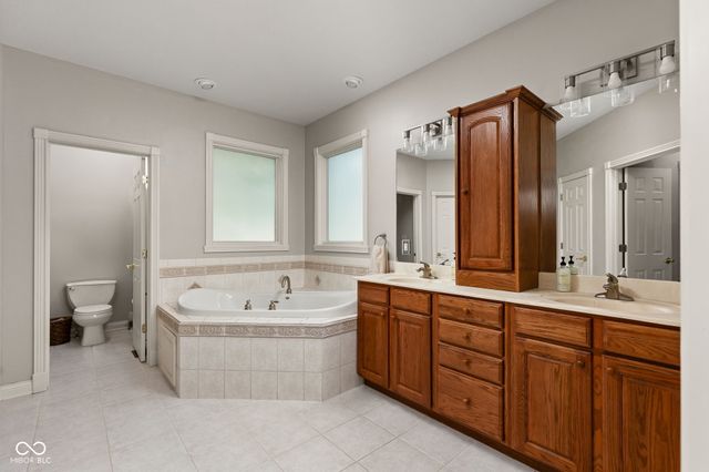 7 Woodsedge Court, Pittsboro, IN 46167