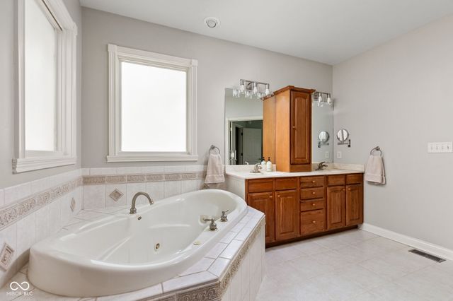 7 Woodsedge Court, Pittsboro, IN 46167