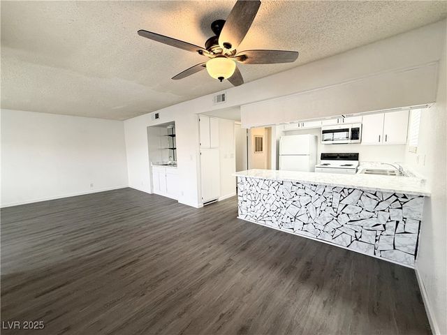 6217 Bellota Drive B, Las Vegas, NV 89108
