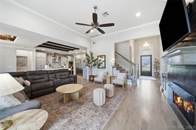 405 E 127th Place S, Jenks, OK 74037