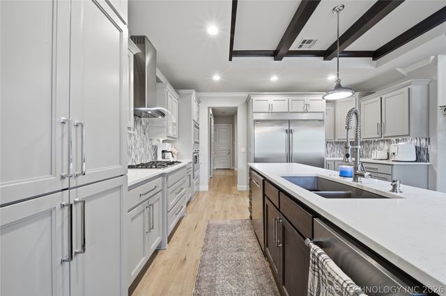 405 E 127th Place S, Jenks, OK 74037