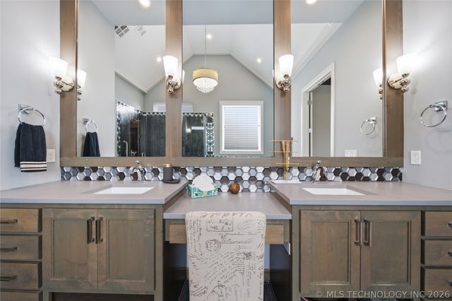 405 E 127th Place S, Jenks, OK 74037