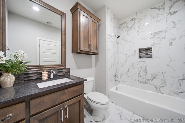 405 E 127th Place S, Jenks, OK 74037