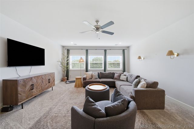 405 E 127th Place S, Jenks, OK 74037