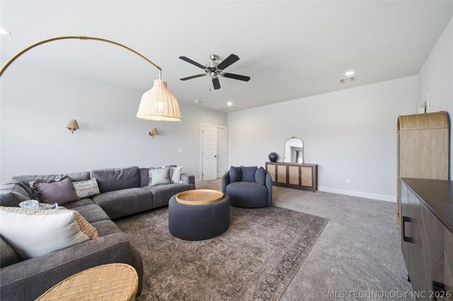 405 E 127th Place S, Jenks, OK 74037