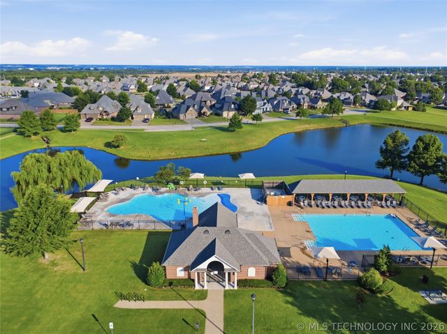 405 E 127th Place S, Jenks, OK 74037