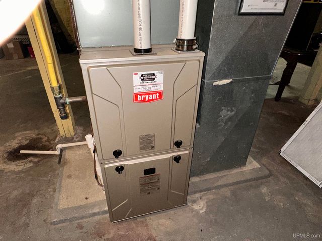 301 Cleveland Avenue, Kingsford, MI 49802