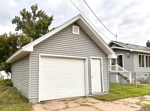 301 Cleveland Avenue, Kingsford, MI 49802