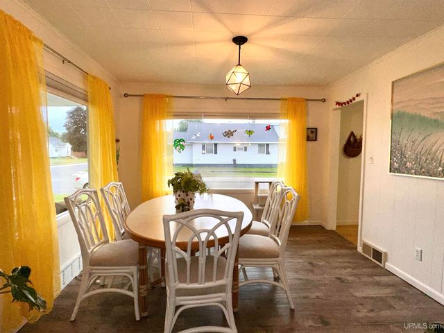 301 Cleveland Avenue, Kingsford, MI 49802