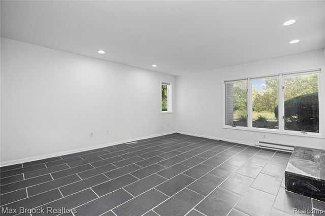 3332 Barlyn Lane, Bloomfield Hills, MI 48302