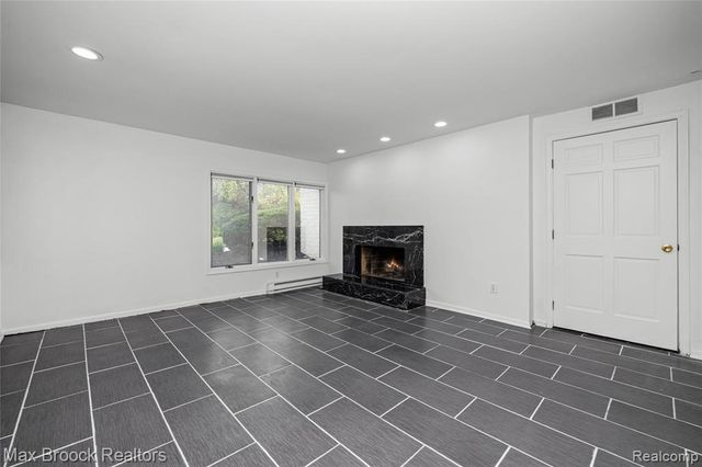 3332 Barlyn Lane, Bloomfield Hills, MI 48302