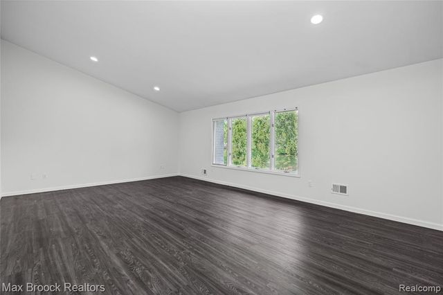 3332 Barlyn Lane, Bloomfield Hills, MI 48302