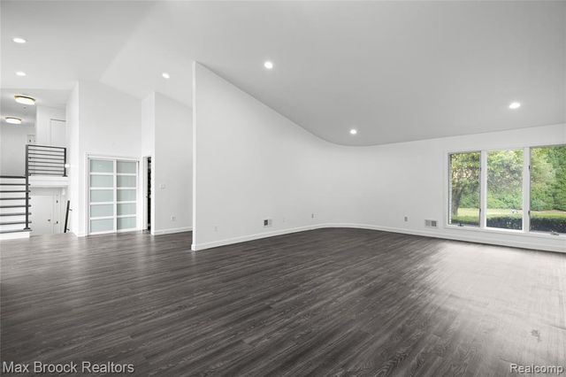 3332 Barlyn Lane, Bloomfield Hills, MI 48302