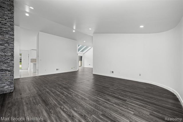 3332 Barlyn Lane, Bloomfield Hills, MI 48302
