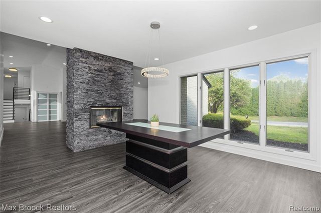 3332 Barlyn Lane, Bloomfield Hills, MI 48302
