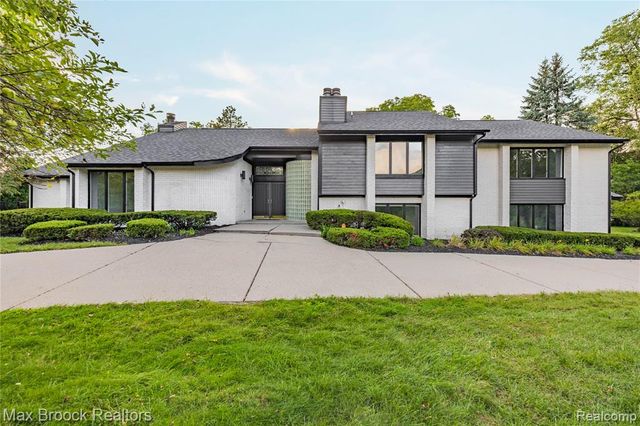 3332 Barlyn Lane, Bloomfield Hills, MI 48302