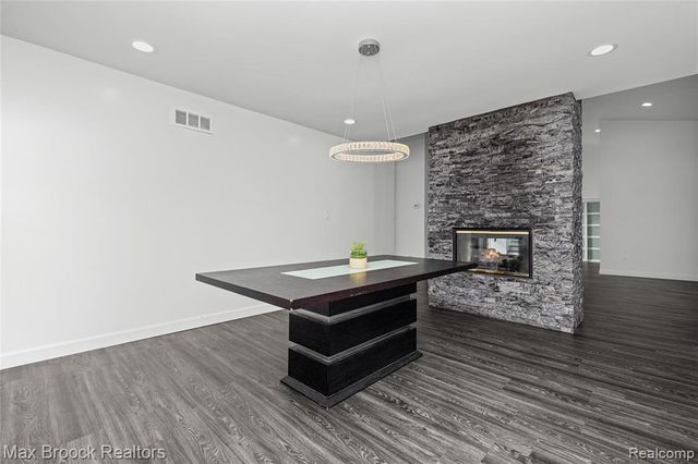 3332 Barlyn Lane, Bloomfield Hills, MI 48302