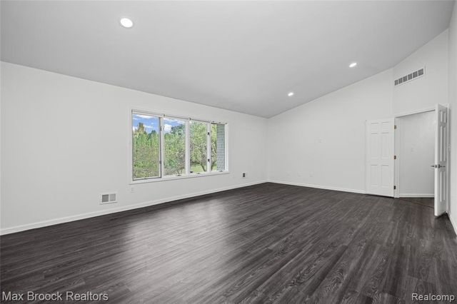 3332 Barlyn Lane, Bloomfield Hills, MI 48302