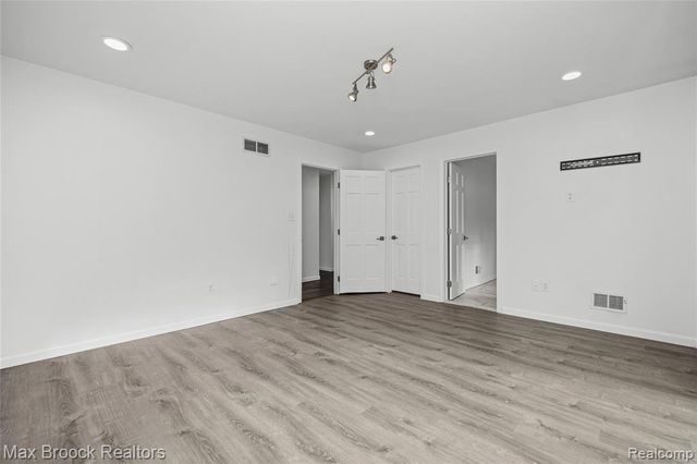 3332 Barlyn Lane, Bloomfield Hills, MI 48302