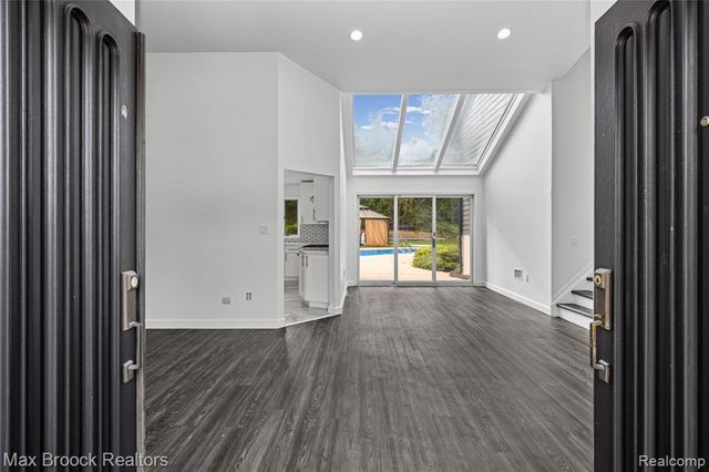 3332 Barlyn Lane, Bloomfield Hills, MI 48302