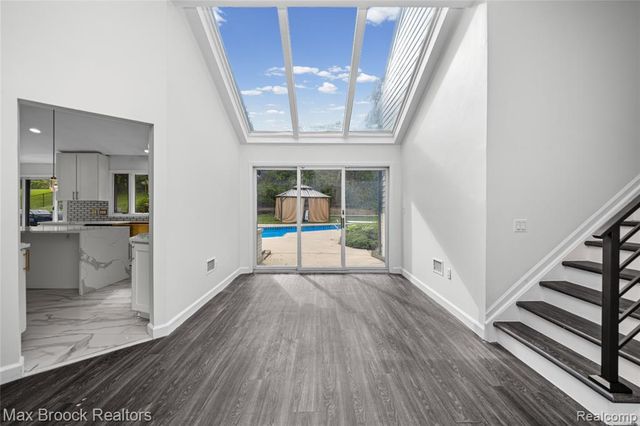 3332 Barlyn Lane, Bloomfield Hills, MI 48302