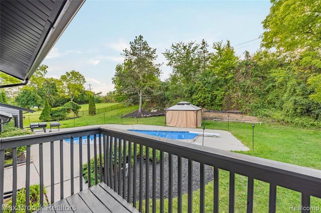 3332 Barlyn Lane, Bloomfield Hills, MI 48302