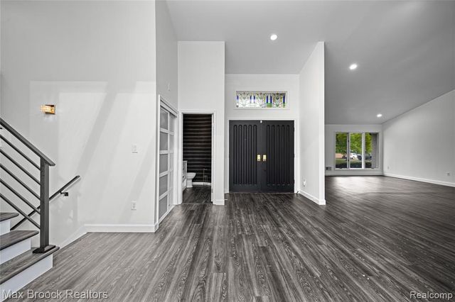 3332 Barlyn Lane, Bloomfield Hills, MI 48302