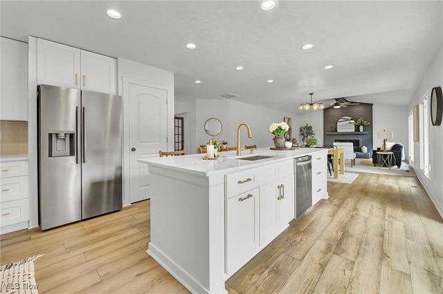 21359 Briar Bush Ln Lane, Strongsville, OH 44149