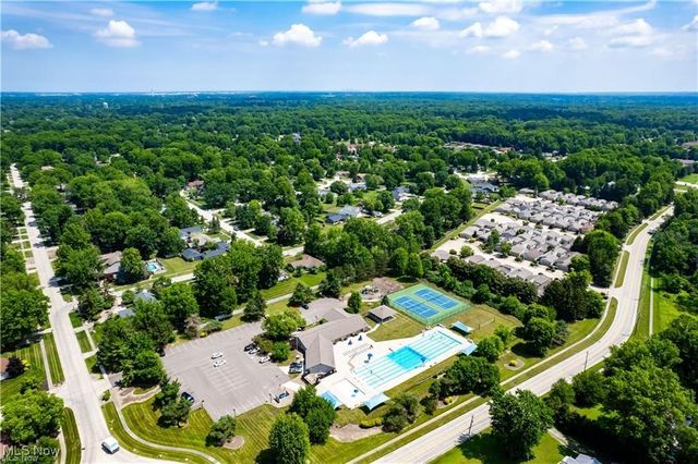 21359 Briar Bush Ln Lane, Strongsville, OH 44149