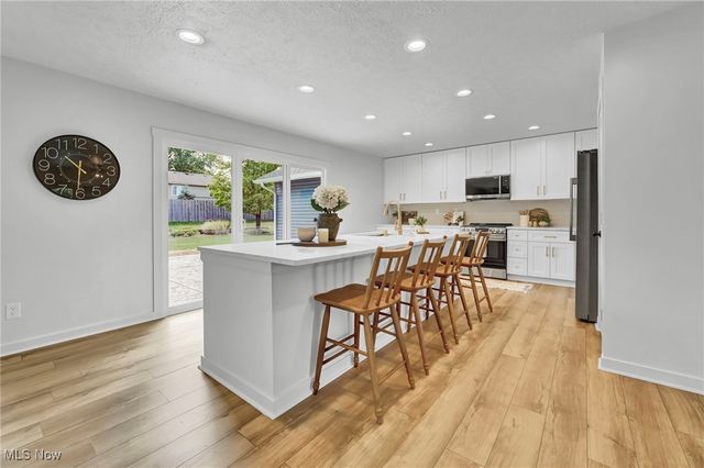 21359 Briar Bush Ln Lane, Strongsville, OH 44149