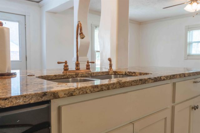 5557 MASON RD, Memphis, TN 38120