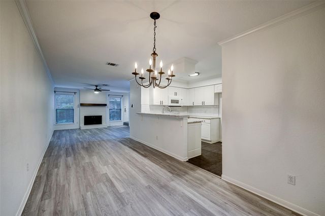 2513 Bering Drive 7, Houston, TX 77057