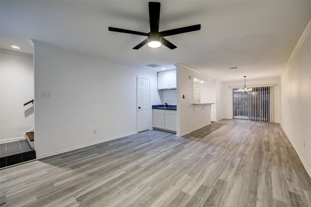 2513 Bering Drive 7, Houston, TX 77057