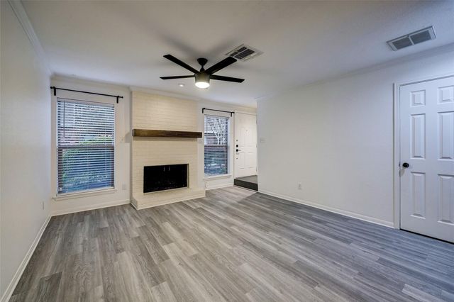 2513 Bering Drive 7, Houston, TX 77057