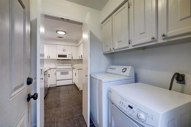 2513 Bering Drive 7, Houston, TX 77057