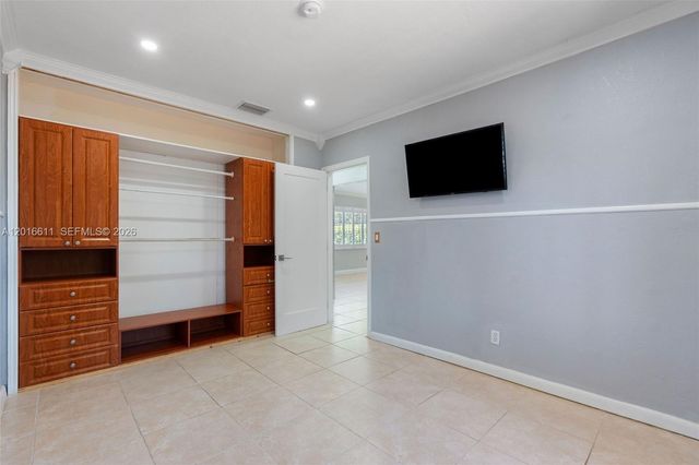 1025 Sylvania Blvd 0, West Miami, FL 33144