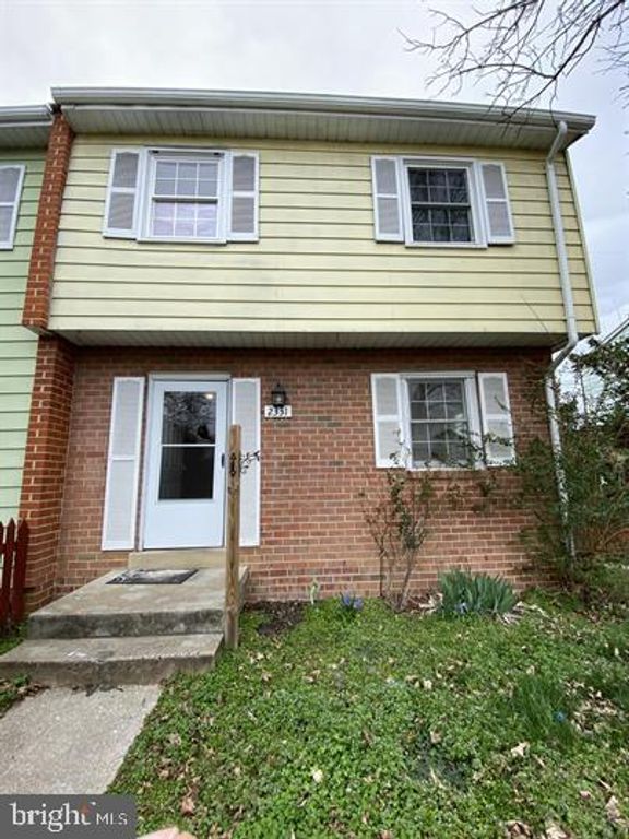 2331 MCCLELLAN CT, Dumfries, VA 22026