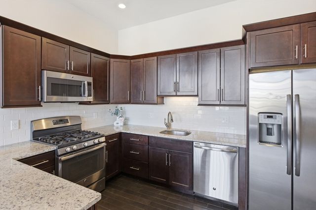 491 Dutton Street 305, Lowell, MA 01854