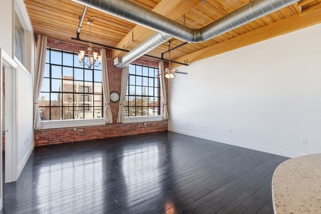 491 Dutton Street 305, Lowell, MA 01854