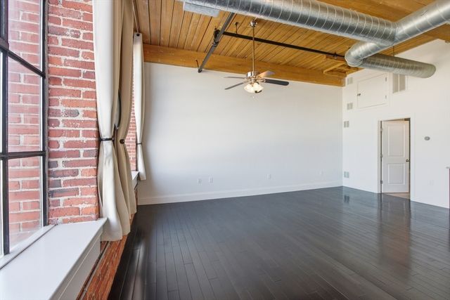 491 Dutton Street 305, Lowell, MA 01854