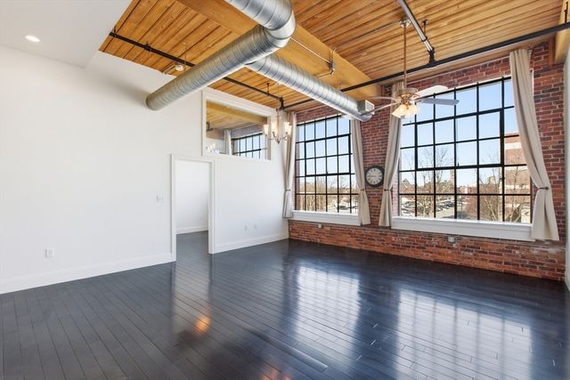 491 Dutton Street 305, Lowell, MA 01854