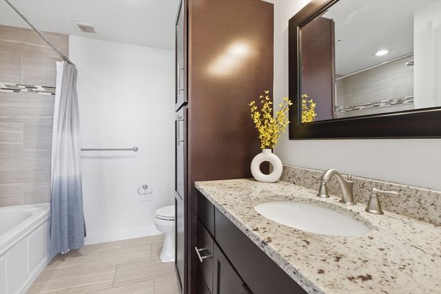 491 Dutton Street 305, Lowell, MA 01854