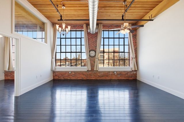 491 Dutton Street 305, Lowell, MA 01854