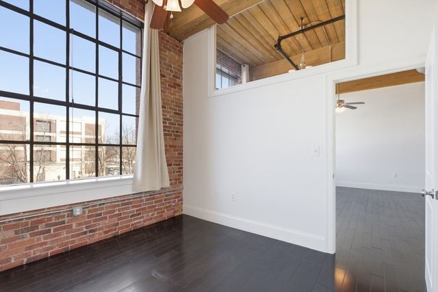 491 Dutton Street 305, Lowell, MA 01854