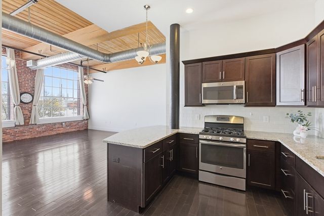 491 Dutton Street 305, Lowell, MA 01854