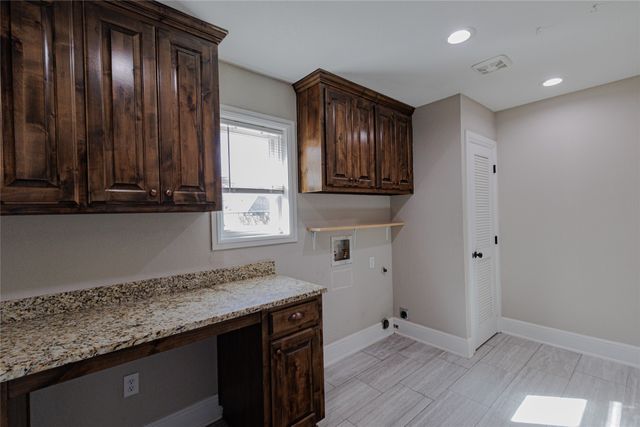 302 E Washington Street, Alvord, TX 76225